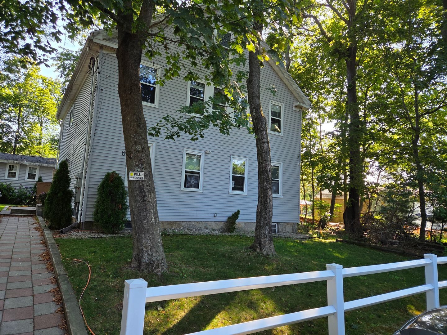 Kingston House: 162 Main Street