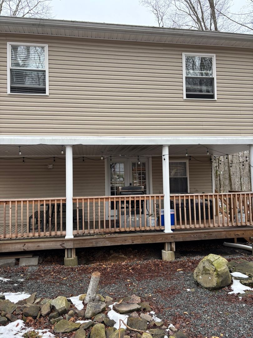 Pocono Lake House: 107 Oswayo Drive