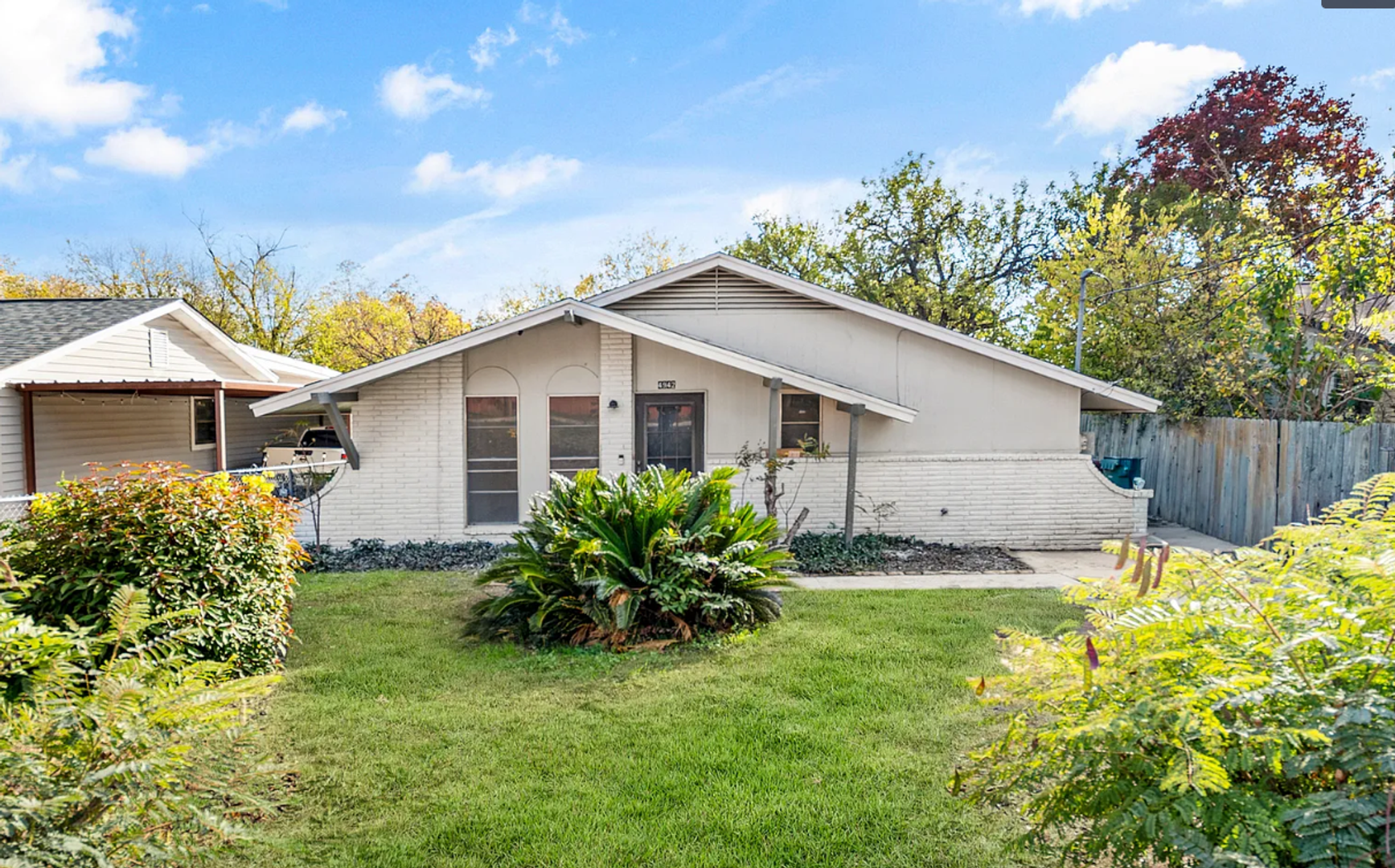 San Antonio House: 4942 Driskill Street