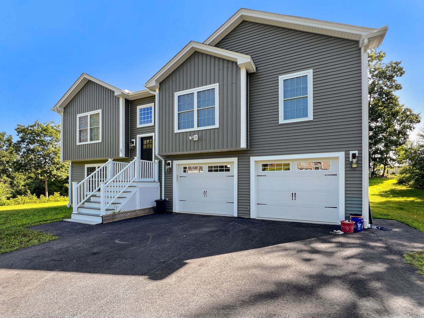 Quinebaug House: 71 Donovan Drive