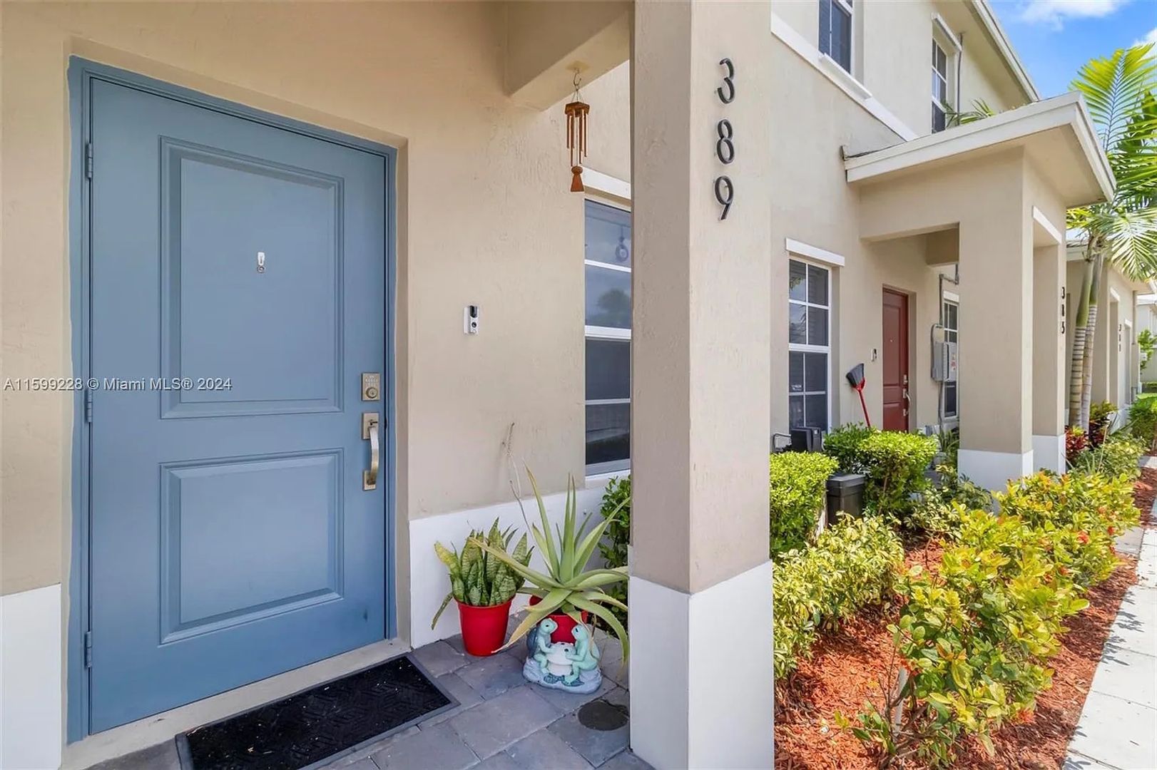 Florida City House: 389 NE 5th Pl