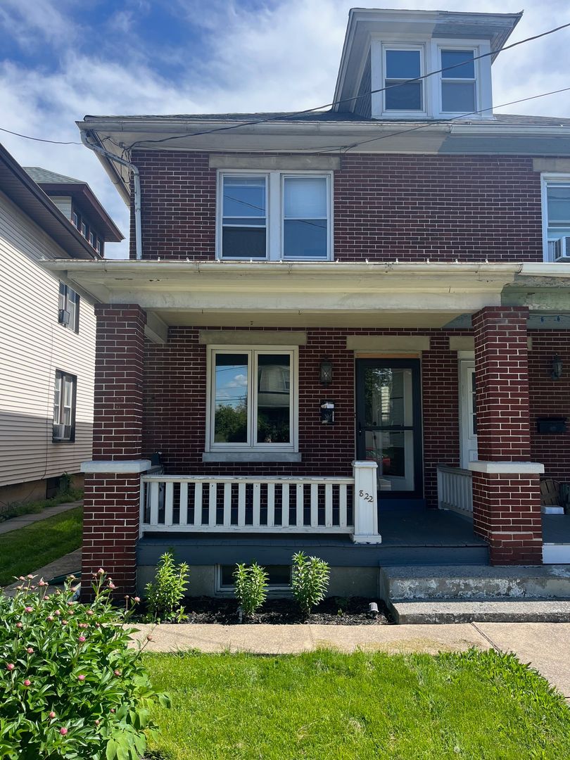 Palmyra House: 822 West Main Street