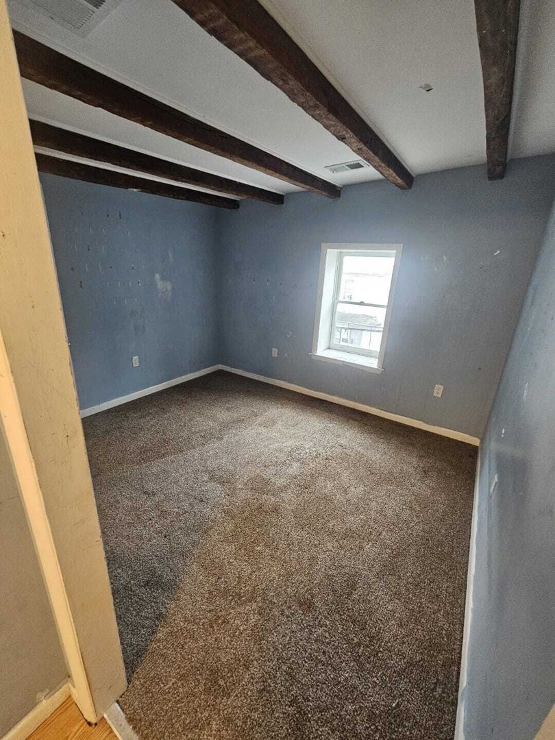 Charles Town House: 219 N Lawrence Street