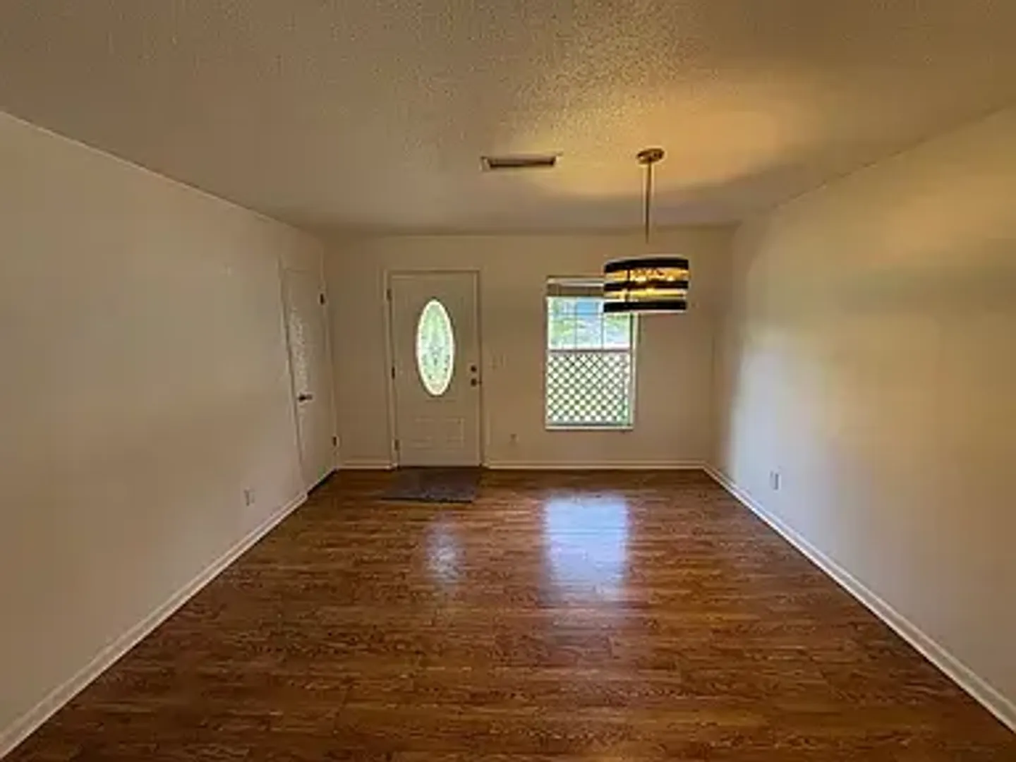 Ocala House: 3839 NE 5th St