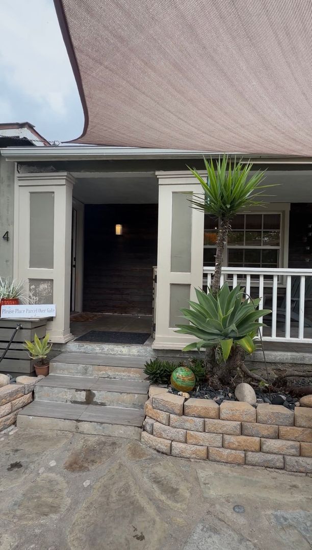 North Hollywood House: 6254 Agnes Avenue