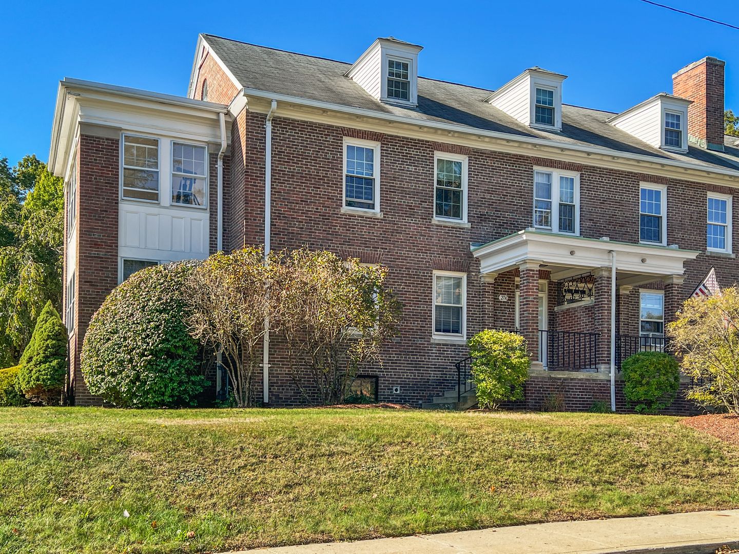 Devens, House: 27 Elm Road