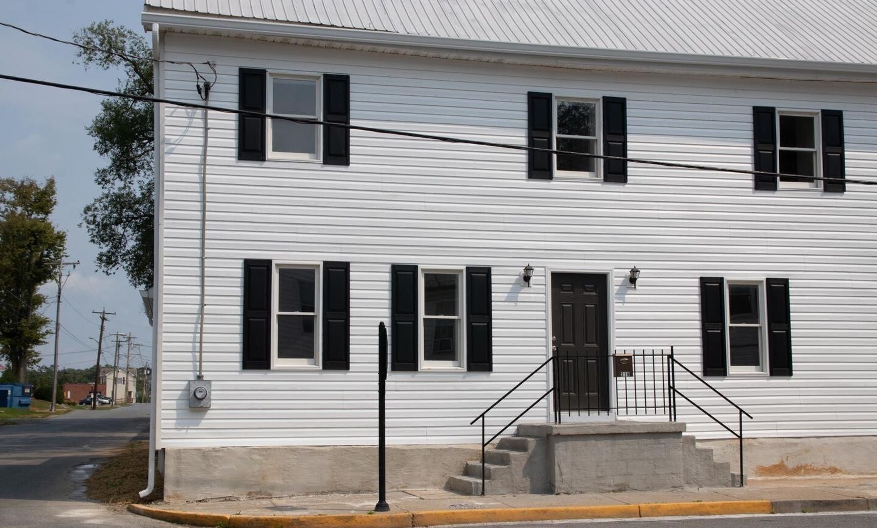 Charles Town House: 219 N Lawrence Street