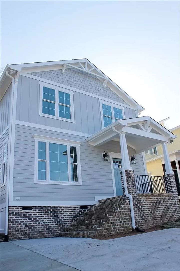 Chapel Hill House: 219 Greene St