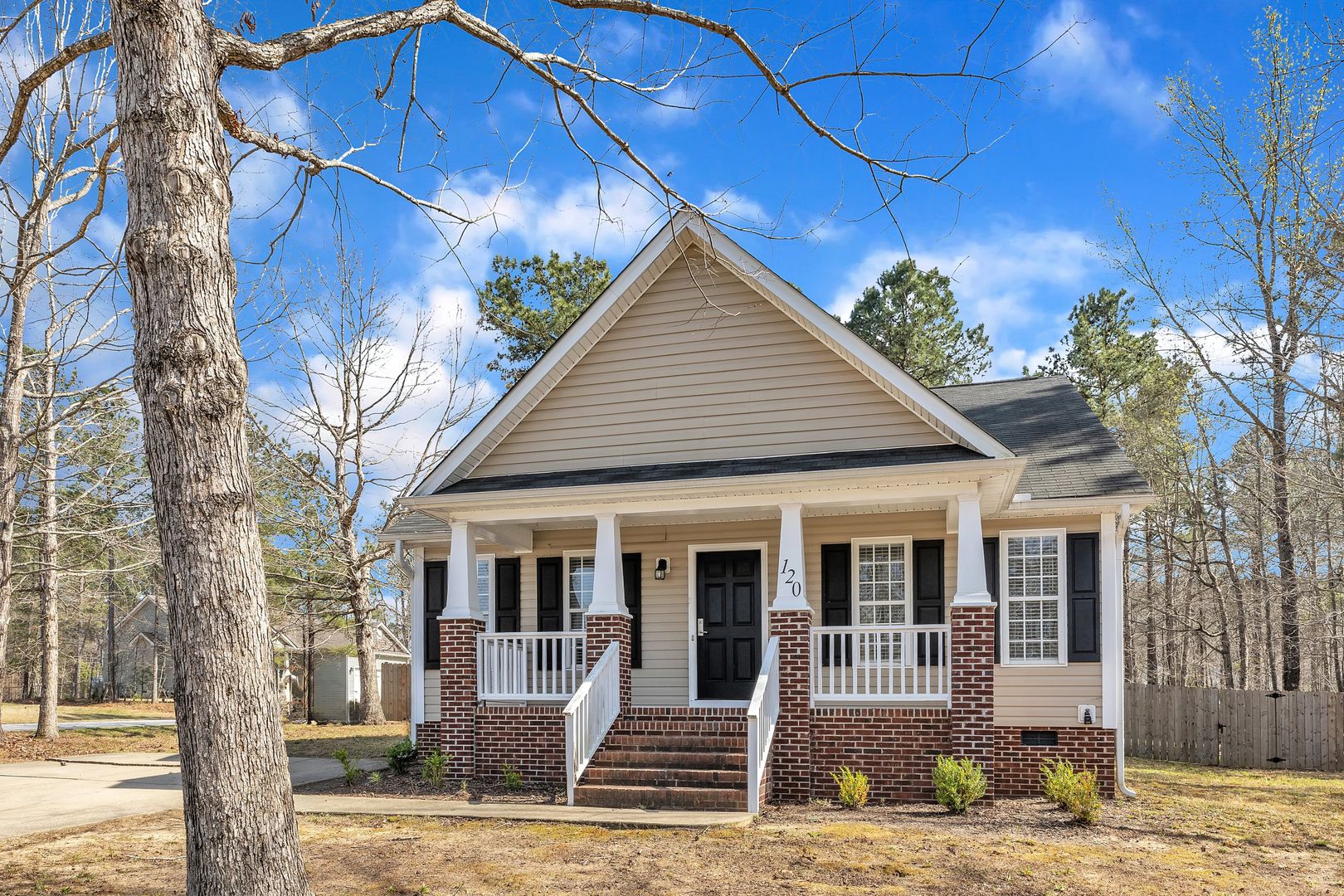 Franklinton House: 120 Saddletree dr