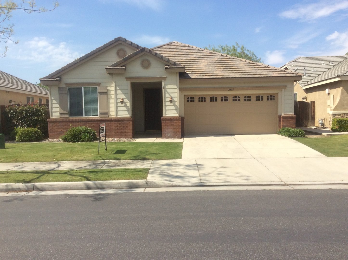 BAKERSFIELD House: 11405 BRAEMAR LN.