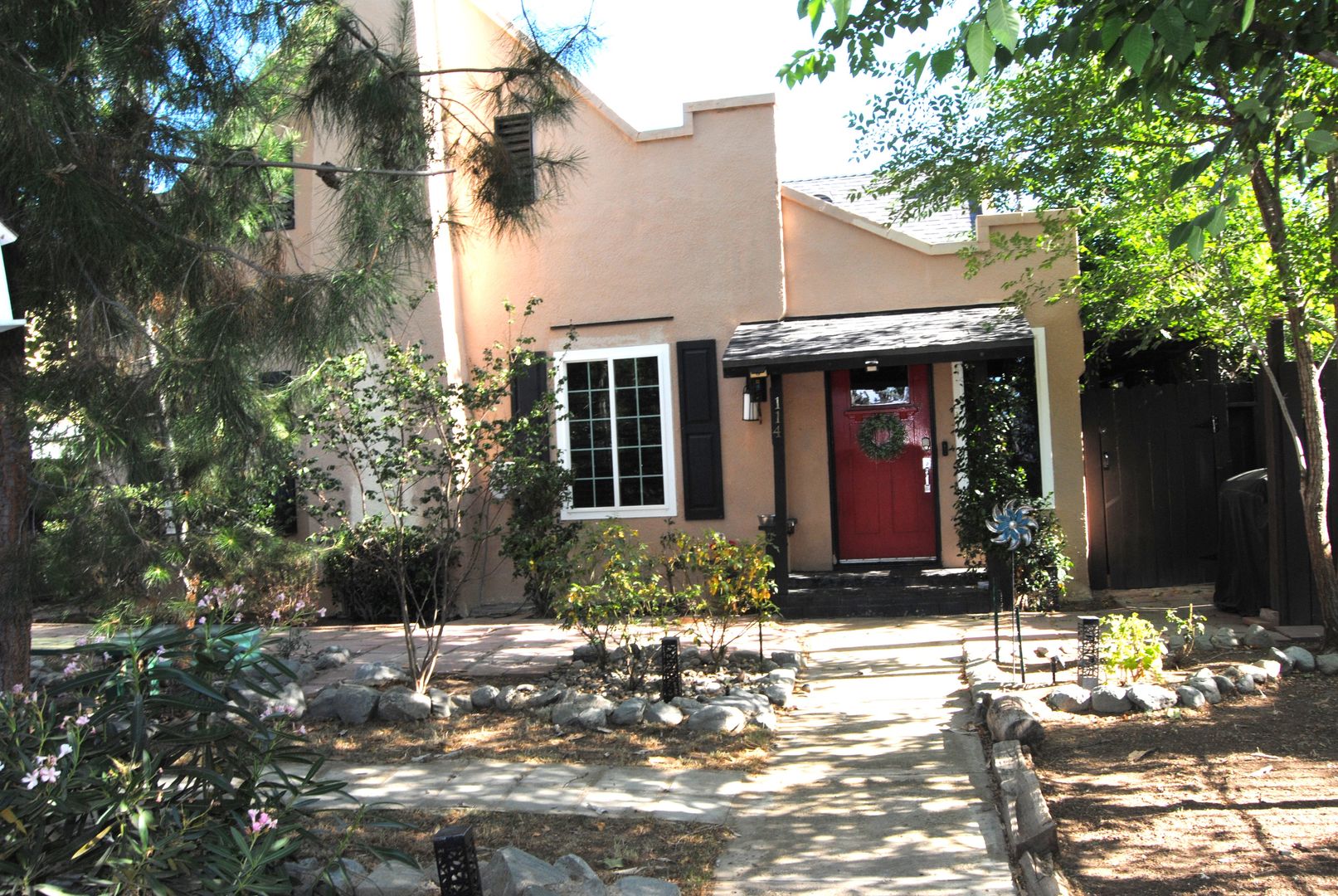 BAKERSFIELD House: 114 FLOWER STREET