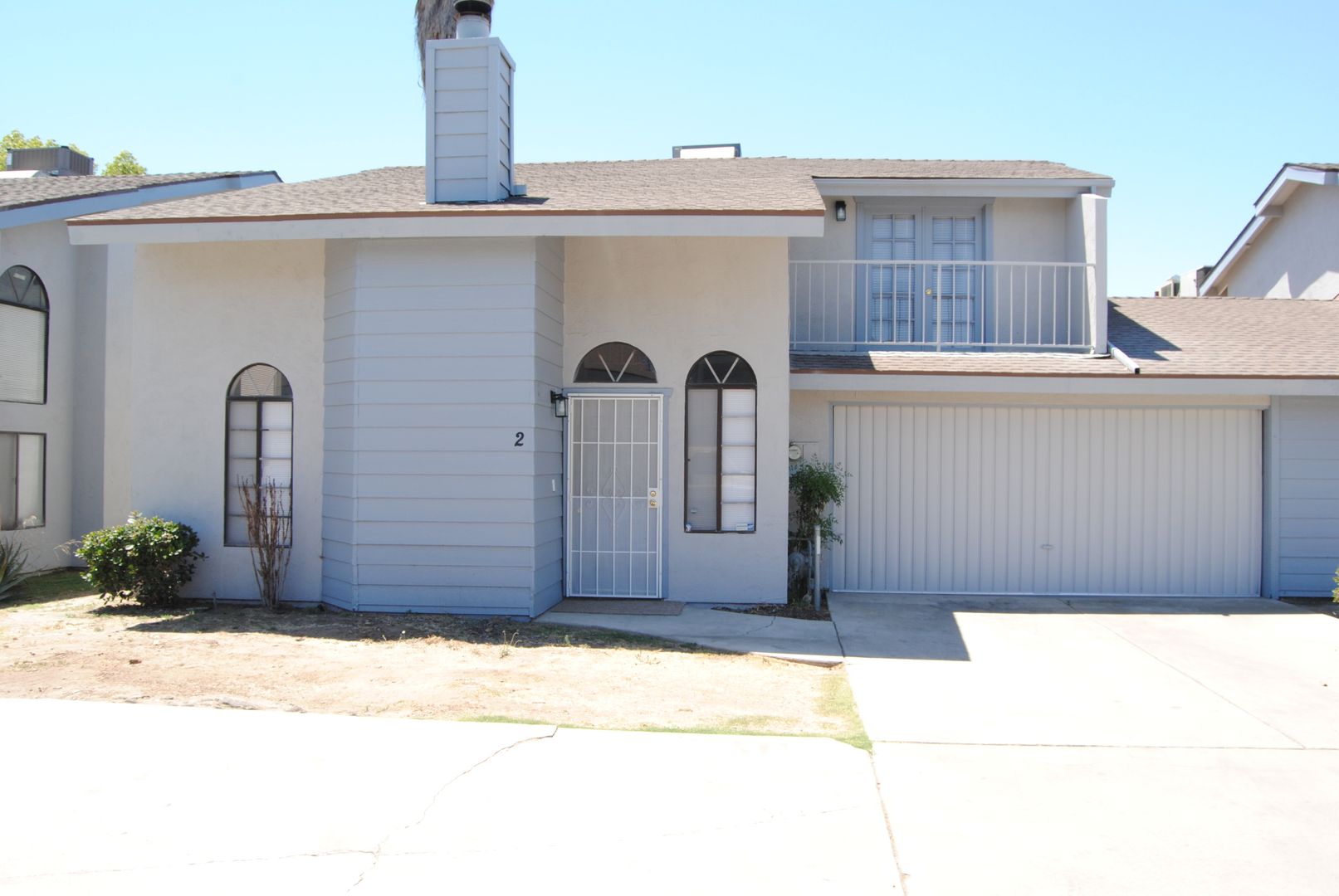 BAKERSFIELD Apartment: 3520 ASHE RD. #1-4