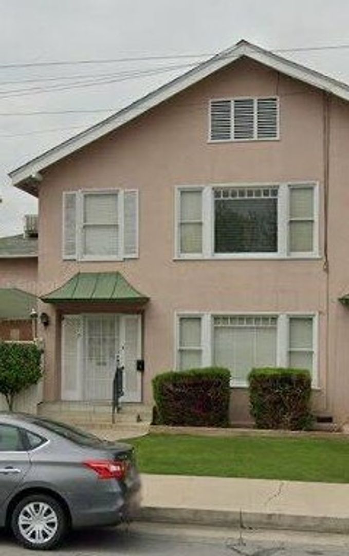 BAKERSFIELD Apartment: 2019 - 2027 'D' STREET