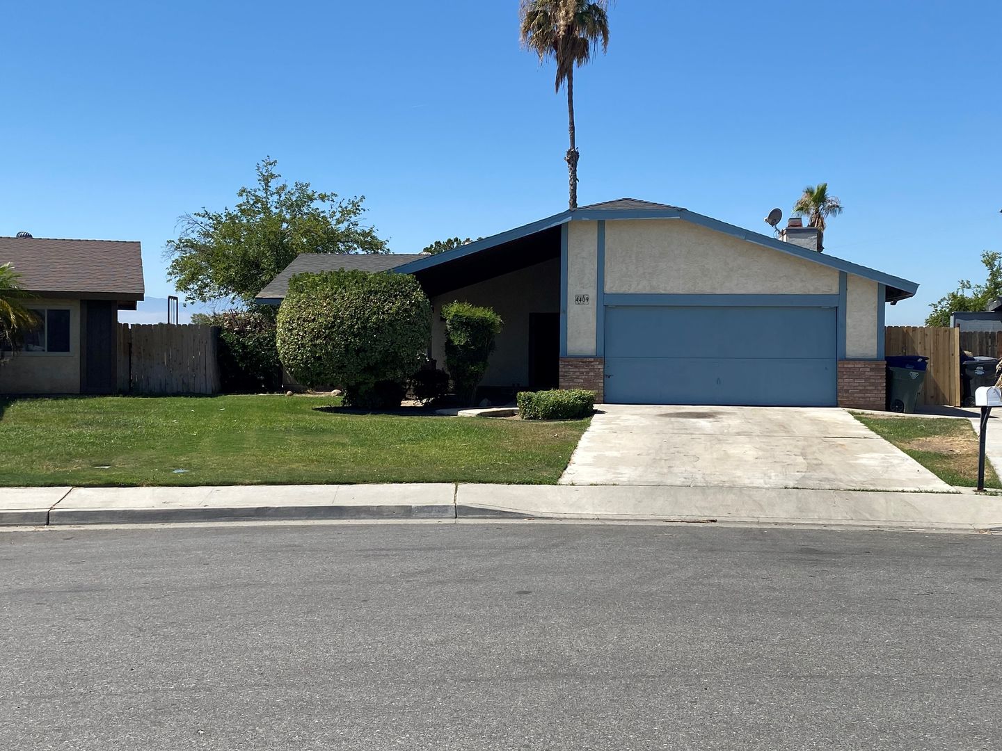 BAKERSFIELD House: 4409 ADIDAS AVE.