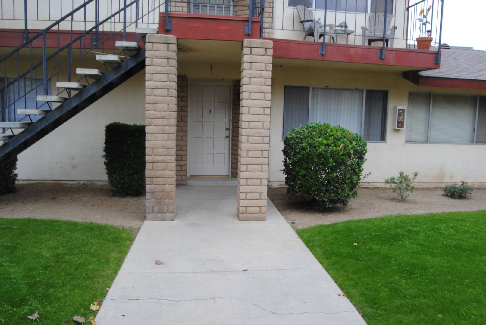 BAKERSFIELD Apartment: 5119 APPLEBLOSSOM DR. #1-10
