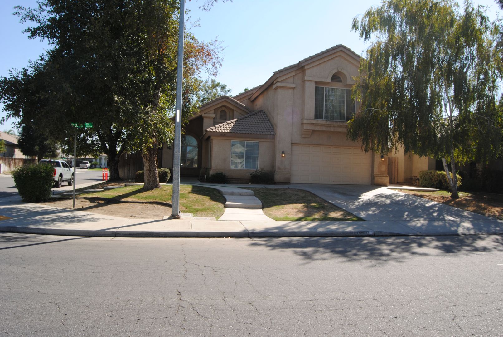 BAKERSFIELD House: 10101 SAINT ALBANS AVE.