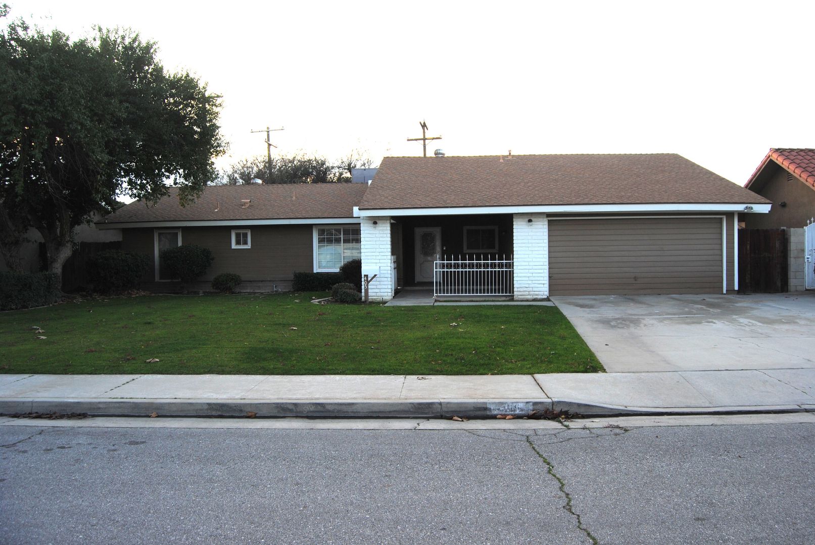 BAKERSFIELD House: 405 PLATO COURT