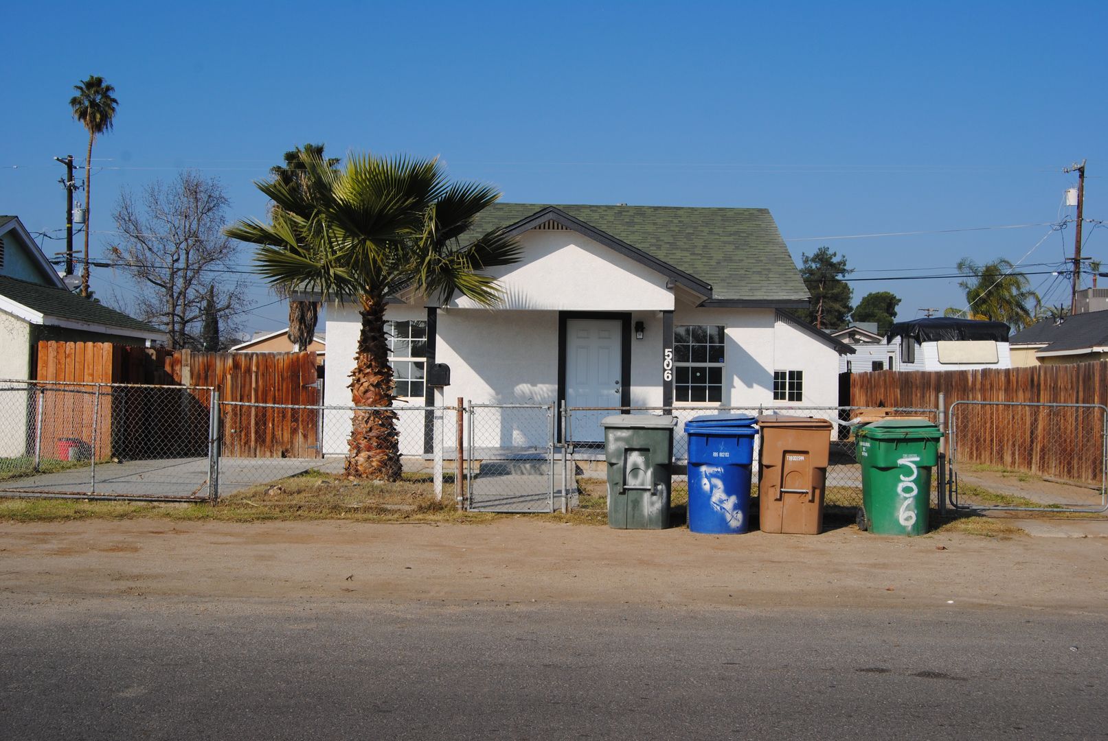 BAKERSFIELD House: 506 LINCOLN AVENUE