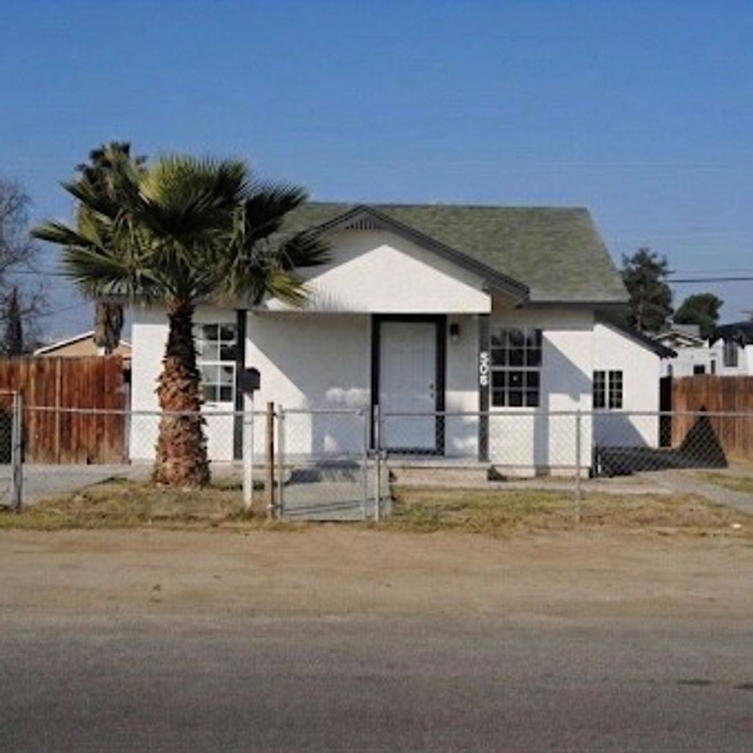BAKERSFIELD House: 506 LINCOLN AVENUE