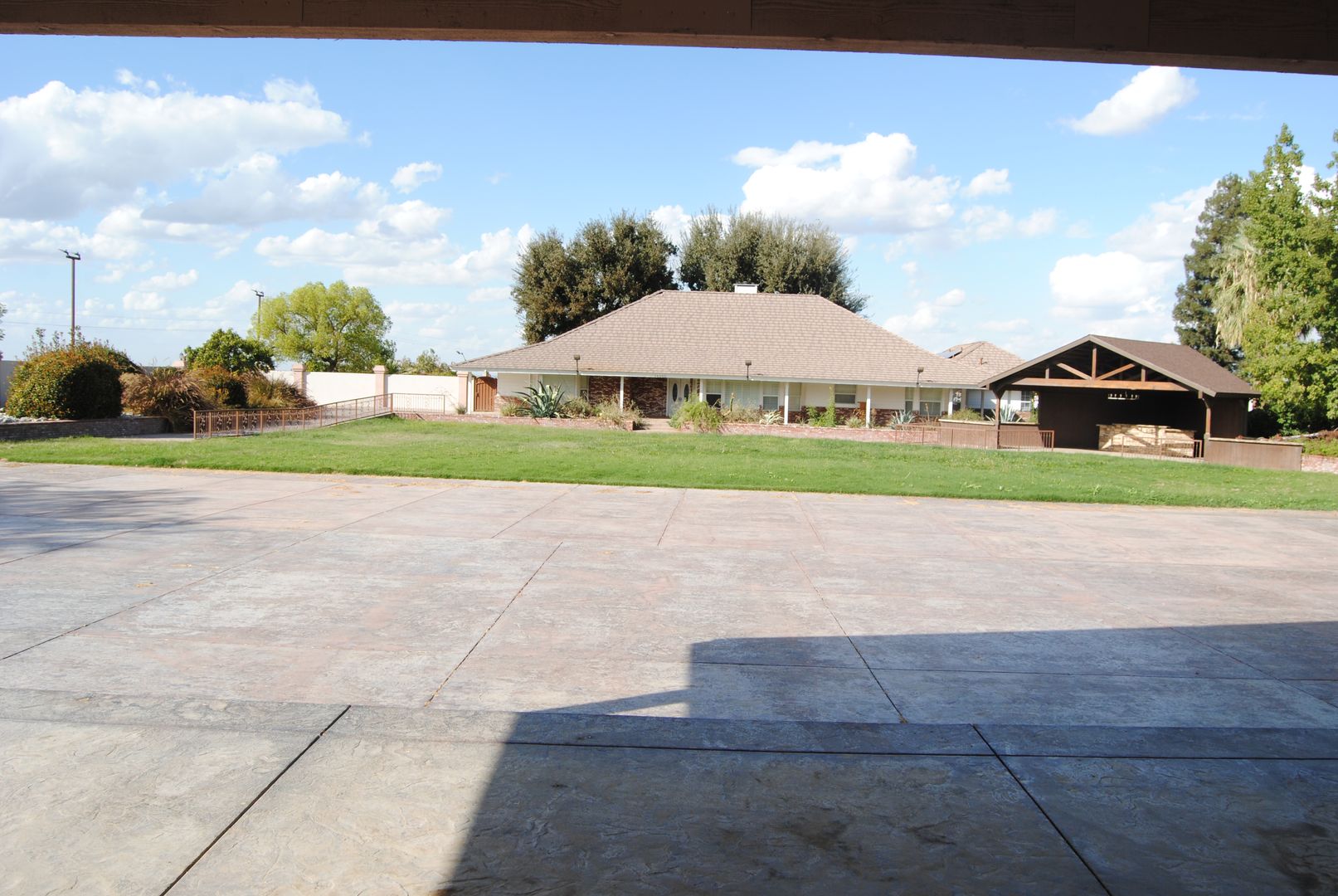 BAKERSFIELD House: 114500 MARICOPA HWY.