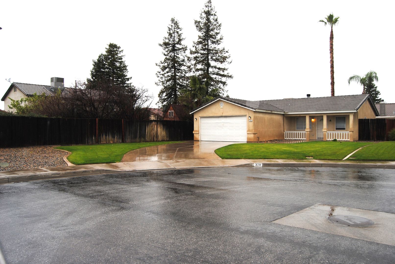 BAKERSFIELD House: 328 SHERMAN PEAK DR.