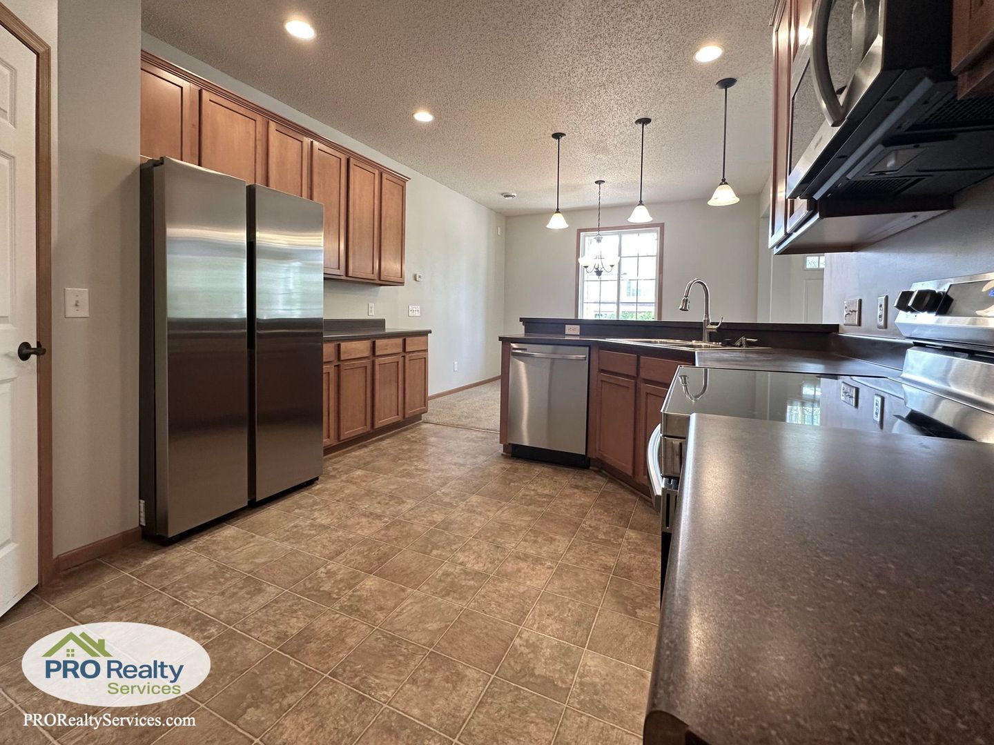 Elk River Townhome: 17190 Monroe St NW