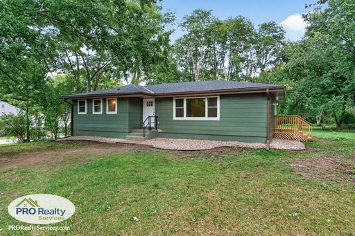 5 Bed 3 Bath Rental at 2929 Hamlet Ave N, Oakdale, MN – photo 1