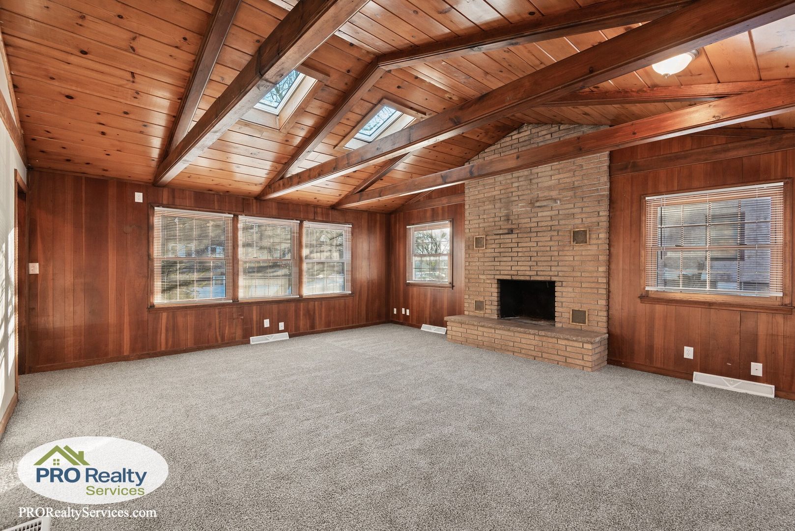 North St. Paul House: 2575 17th Ave E