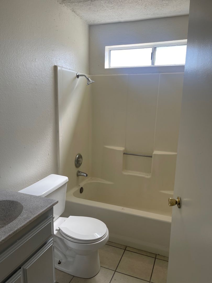 Adelanto Apartment: 11200 Vintage Rd.