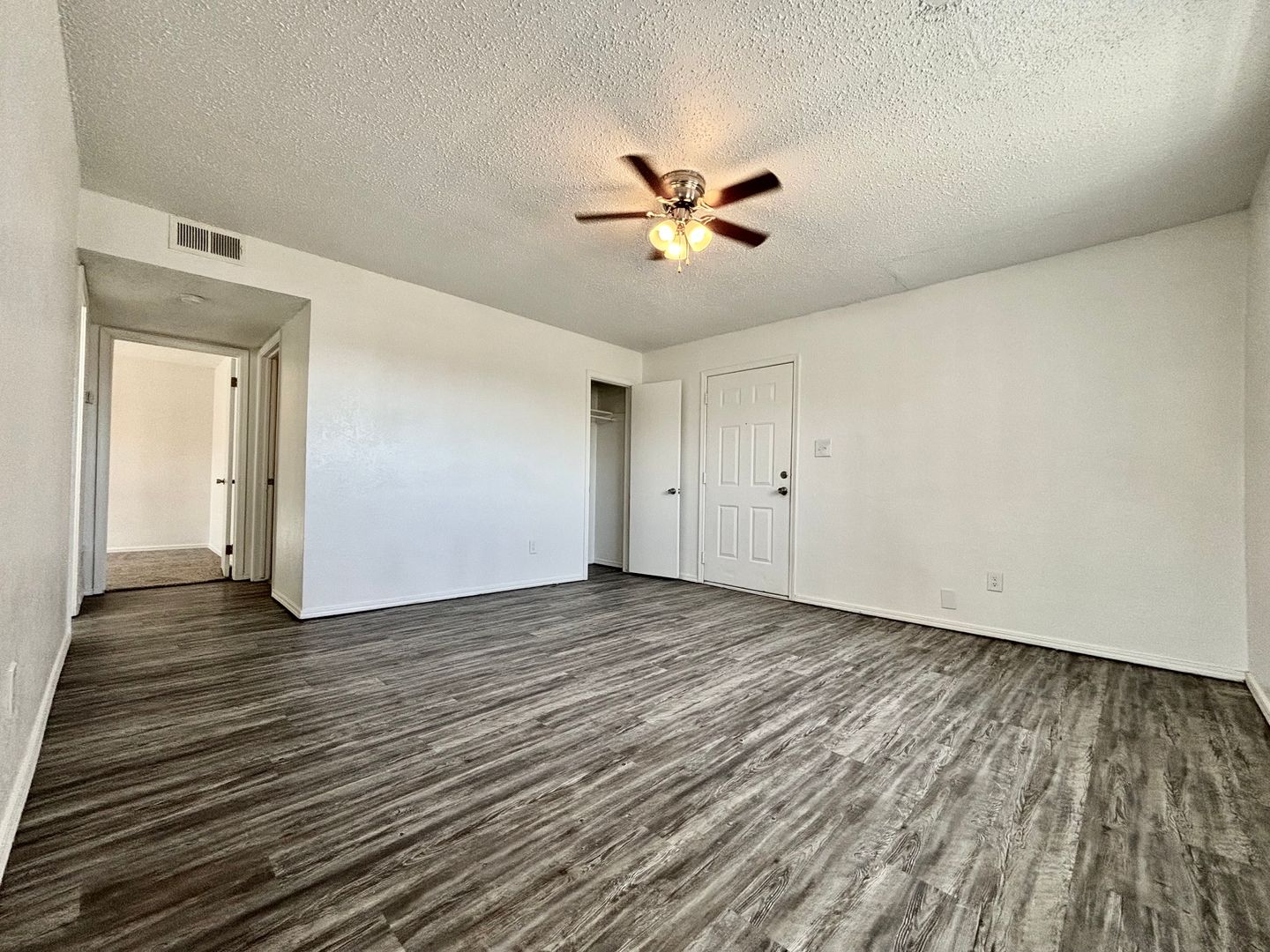 Lawton Apartment: 4741 NW Motif Manor Blvd