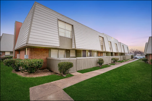 1RST FREE MONTH OR 50 % OFF 1ST RENT OCA!!! – photo 1