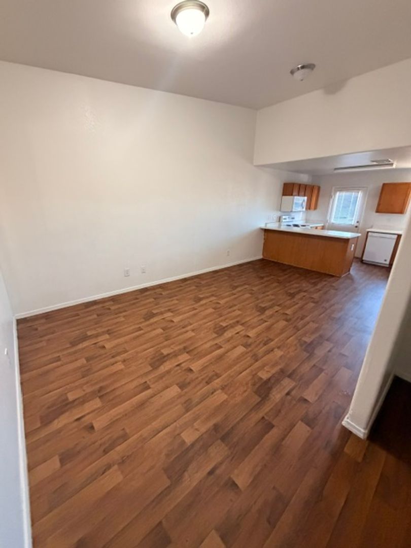 Tucson Apartment: 251 W 38th Street Attn: Leasing Office