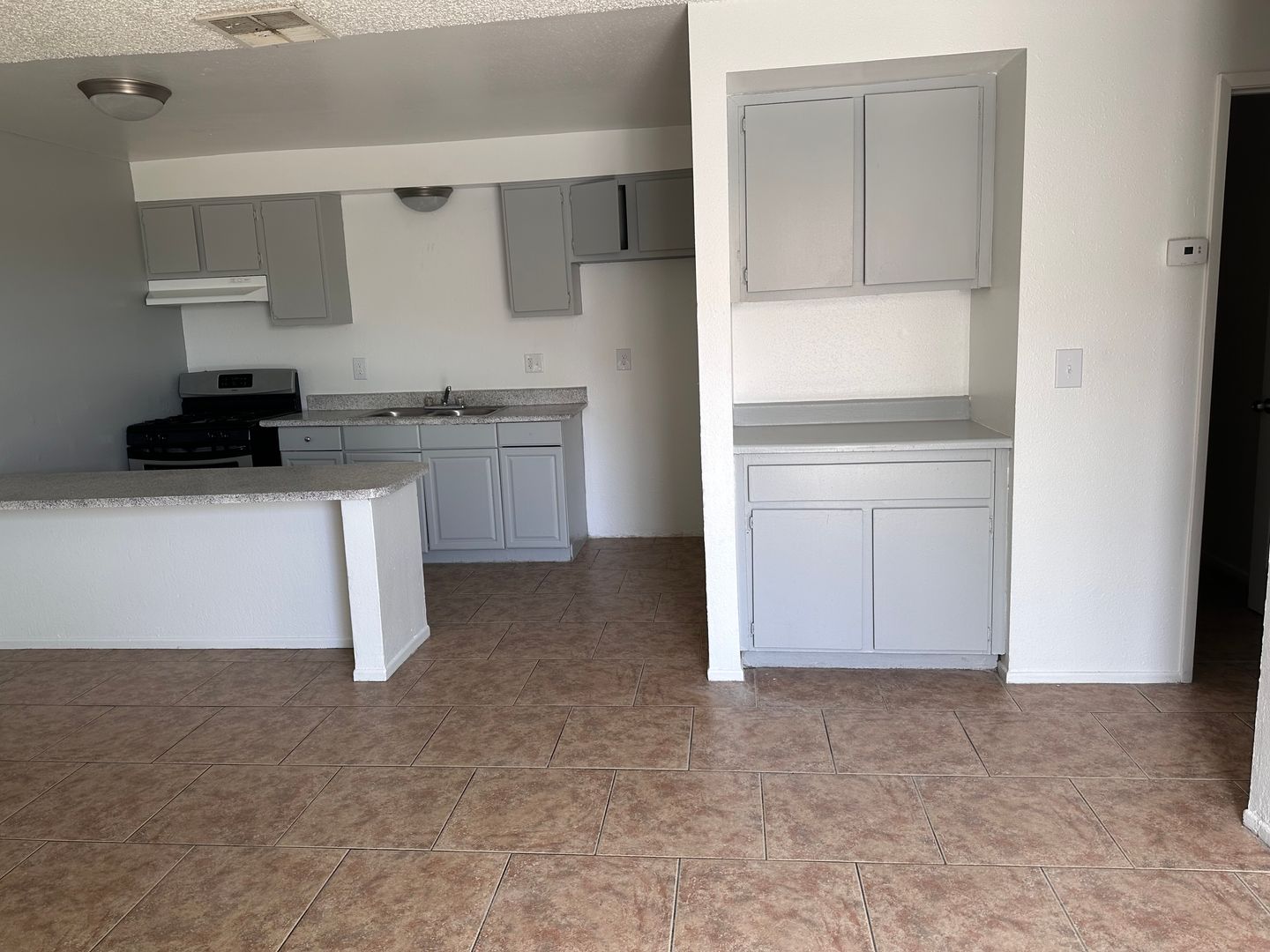Adelanto Apartment: 11200 Auburn Ave.