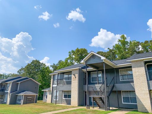 1/2 off security deposit & 2 weeks free!!