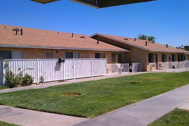 Adelanto Apartment: 18335 Montezuma St.