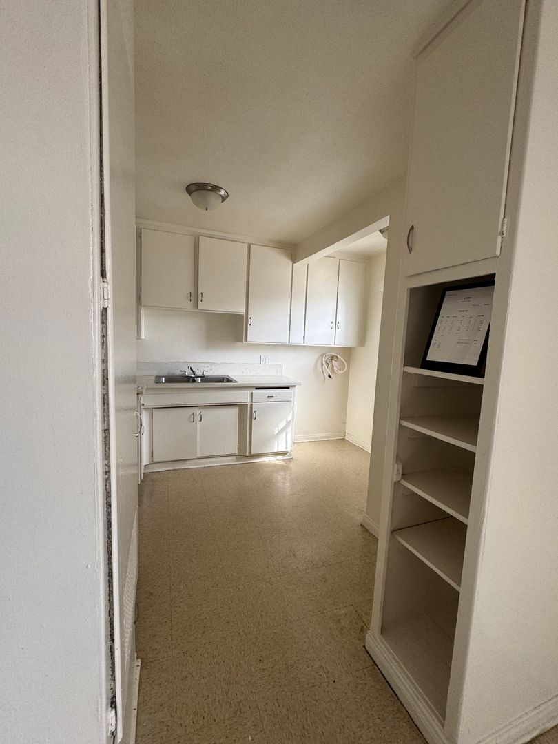 Ridgecrest Apartment: 401 Cisco St.