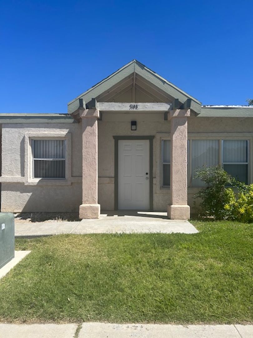 Ridgecrest Apartment: 401 Cisco St.