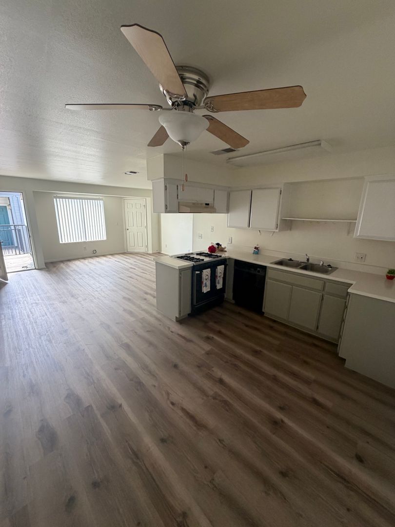 Ridgecrest Apartment: 824 S Norma Street - D