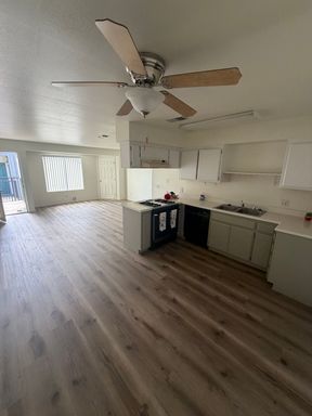 MOVE-IN READY! Upstairs 2-Bedroom – Huge Savings Available – photo 1