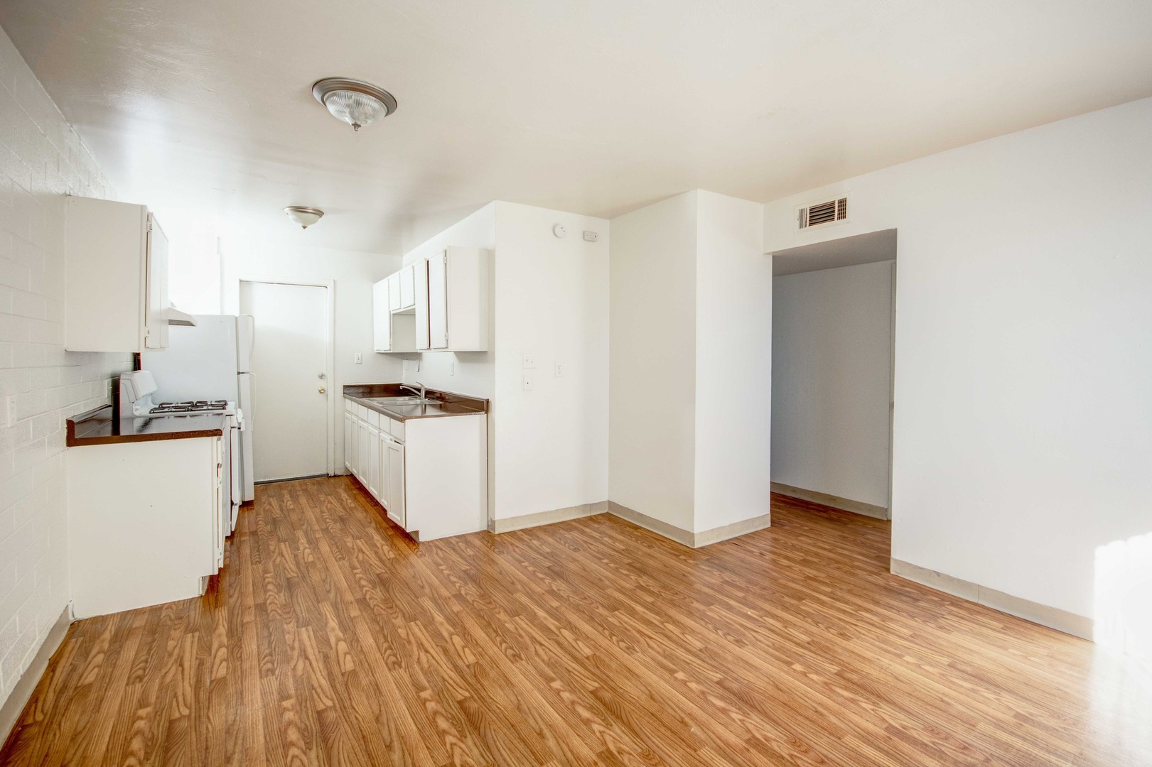Tucson Apartment: 334 W Valencia Rd.