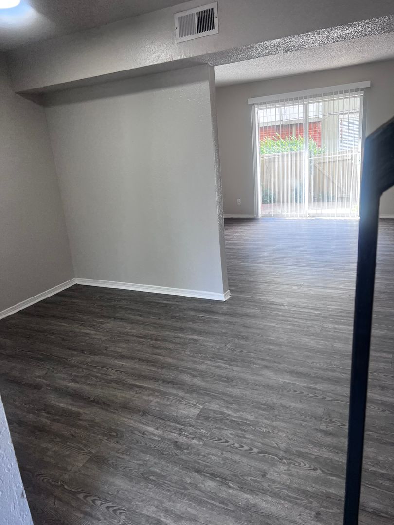 Oklahoma City Apartment: 2600 W I 240 Service Road