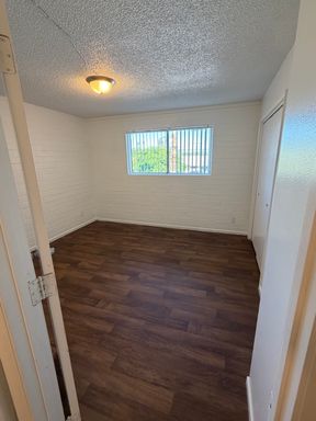 Spacious 2Bedrooms 1 Bath – photo 1