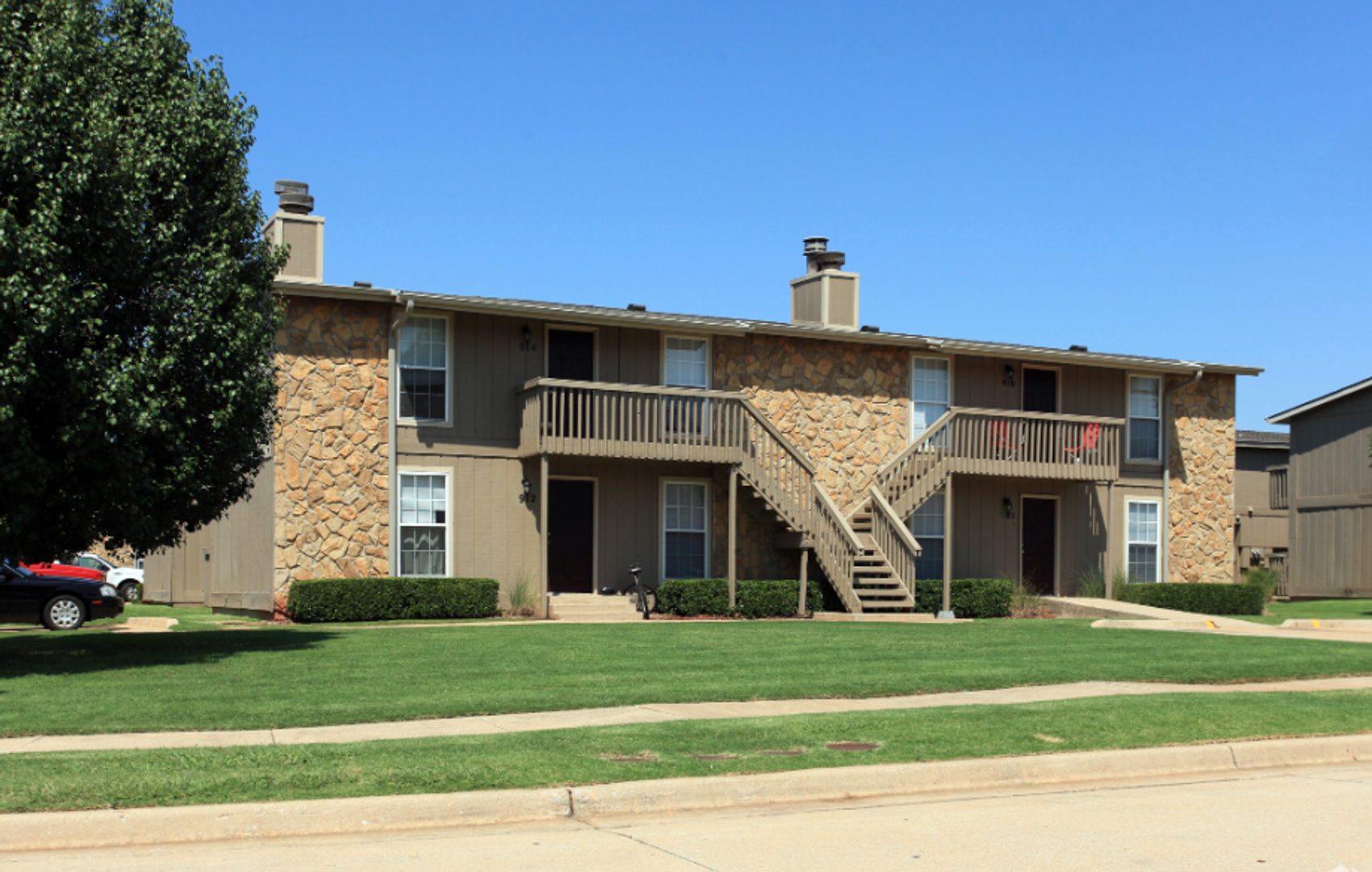 Norman Apartment: 900 23rd street southeast