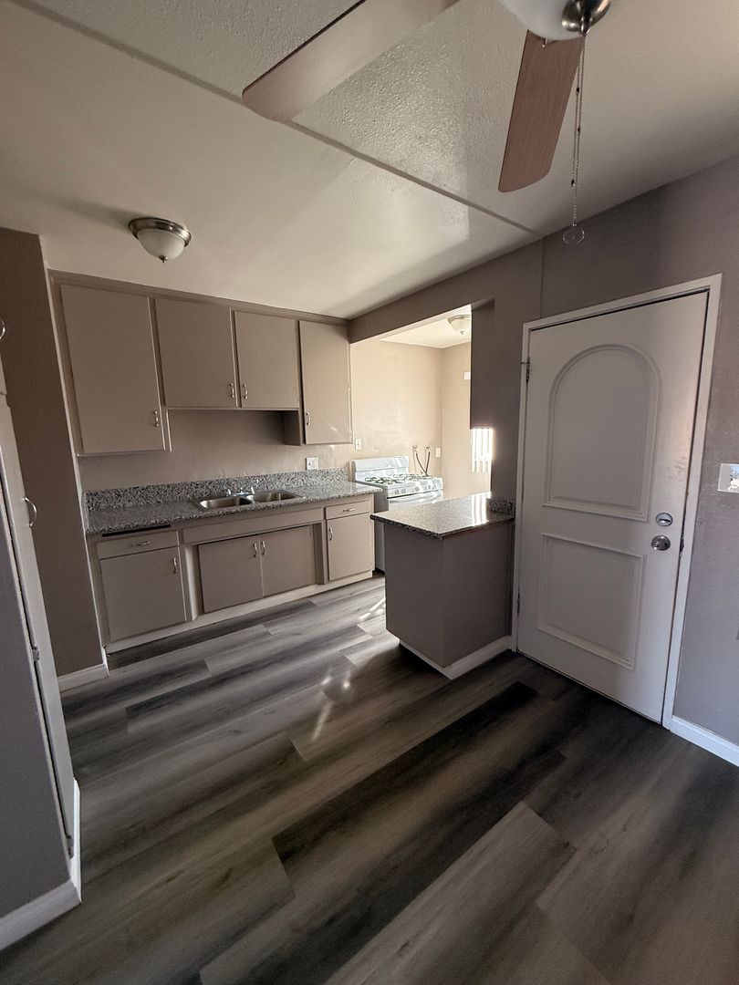 Ridgecrest Apartment: 238 N. Gold Canyon St.