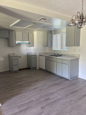 3 bedroom 2 bathroom – photo 1