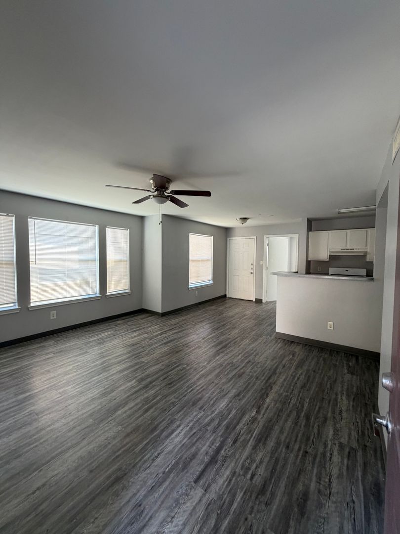 Pharr Apartment: 901 E. Thomas