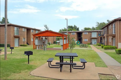 2 Bedroom / 2 Bathroom Apartments Near OU in Norman OK – photo 1