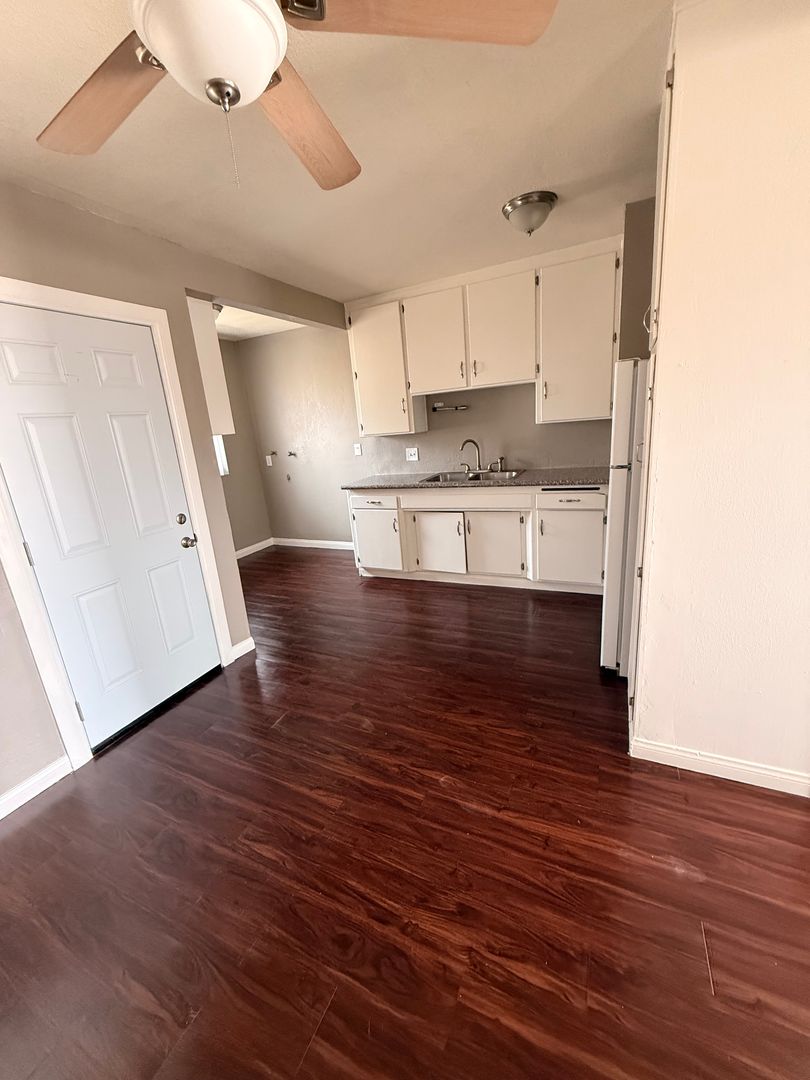 Ridgecrest Apartment: 238 N. Gold Canyon St.