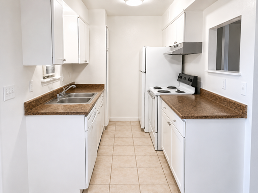 Cozy 900 Sq. Ft. 2 Bedroom with Utilities Included – photo 1