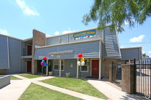 Move-in Special 50% Off First Month Rent (oac) – photo 1